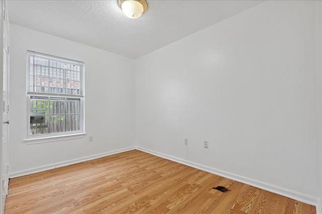 Photo - 4043 Gray Oak Pl