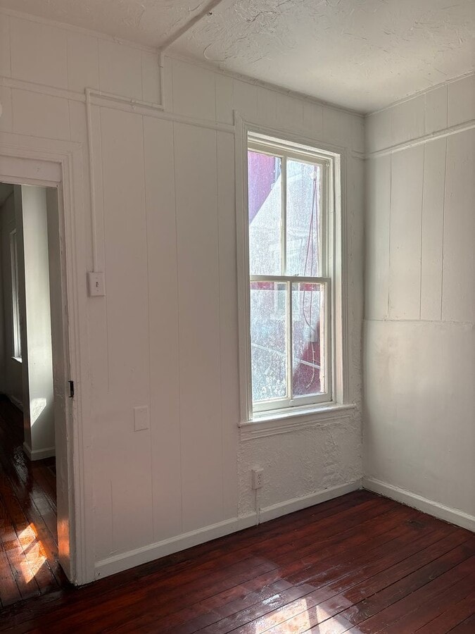 Photo - 1st Floor, 2 Bedroom 1 Bath, Parking- York City SD