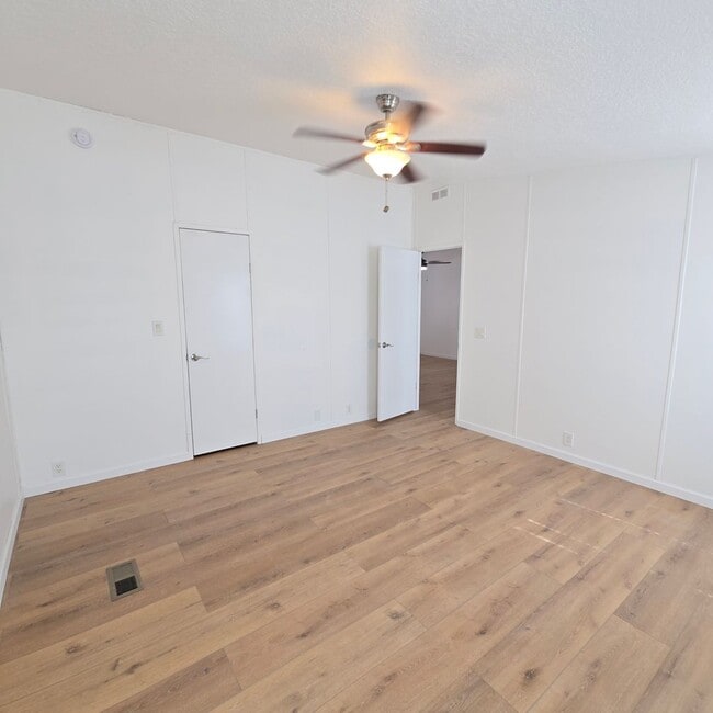 3186 W Green Park Dr
