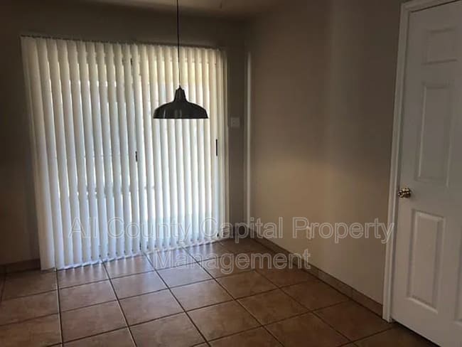 Photo - 902 Quartz Ct