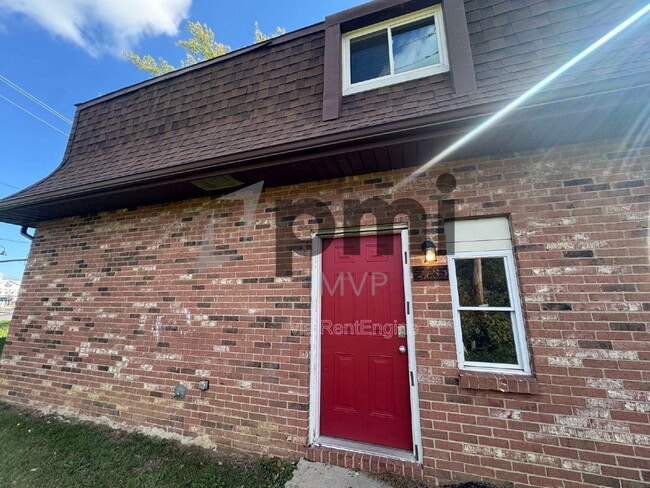 Photo - 2785 Wedge St