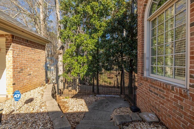 Photo - 2801 Spreading Oaks Dr NW