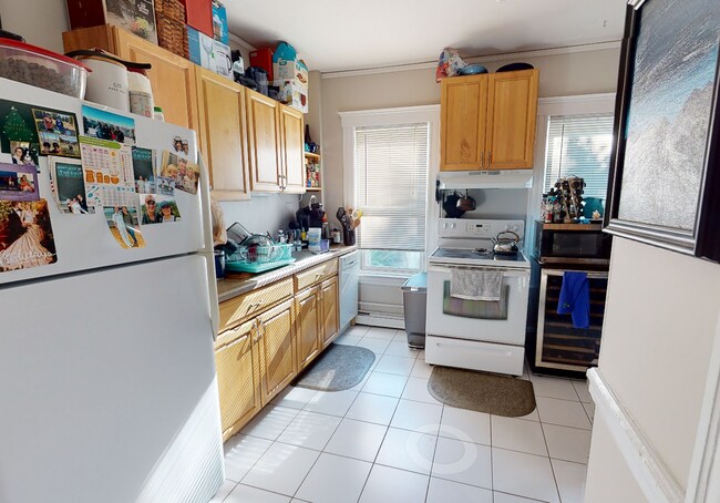 Building Photo - 8 Chapman Pl Unit 2 Rental