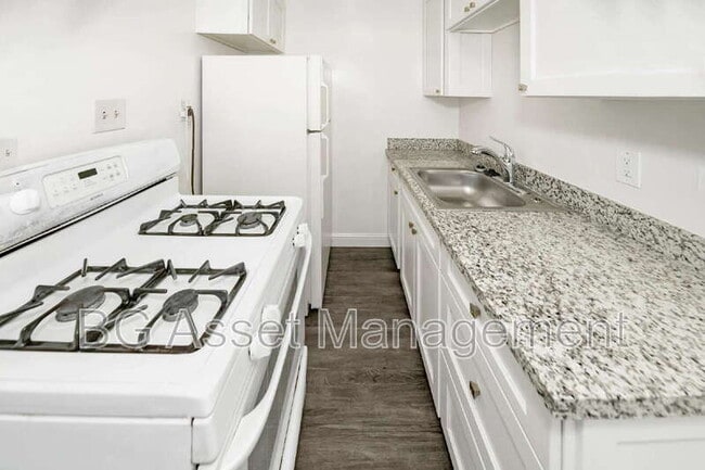 Photo - 1875 Powell St Unit 3