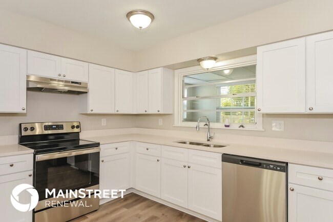 Photo - 2300 23rd Ave W