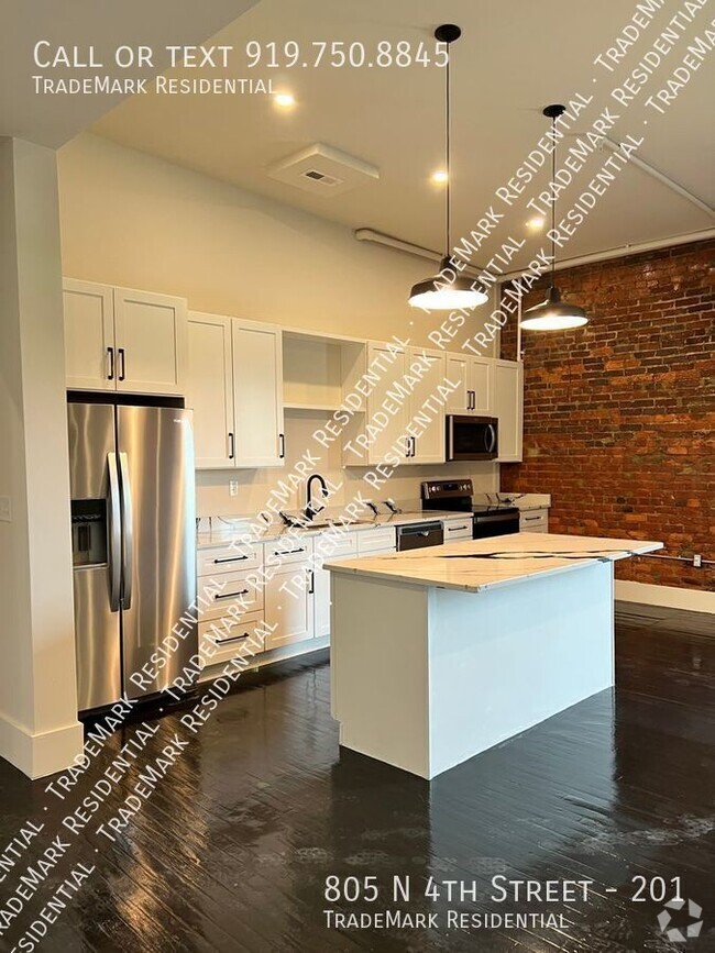 Building Photo - Beautiful 2 Bedroom 2 Bath Luxury Apartmen... Unit 201 Rental