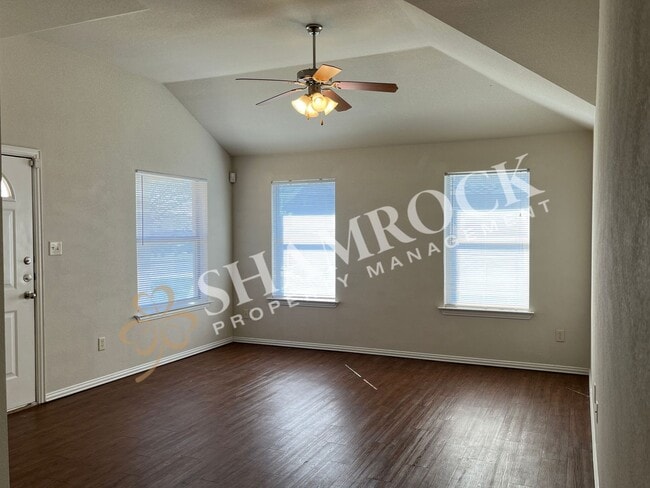 Photo - 3 bedroom/2 bath duplex in Midway ISD