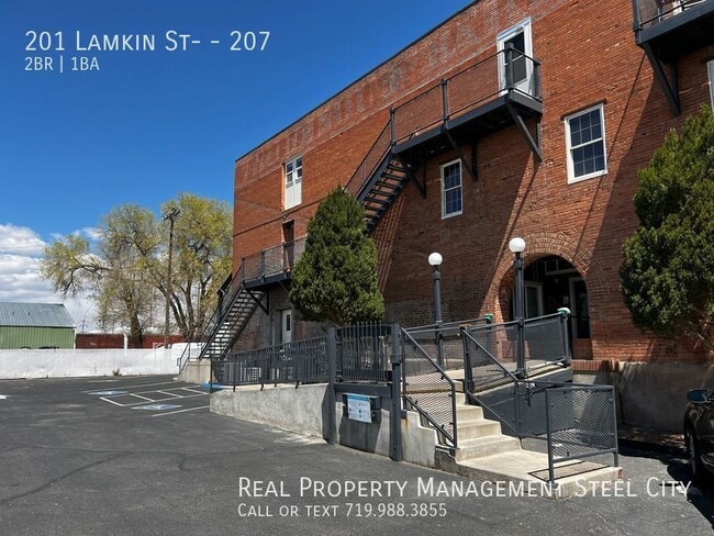 Photo - 201 Lamkin St