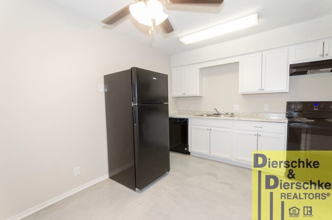 Photo - LaMesa Apartments