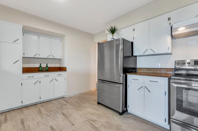 Photo - 3720 W Grandview Ave Unidad B