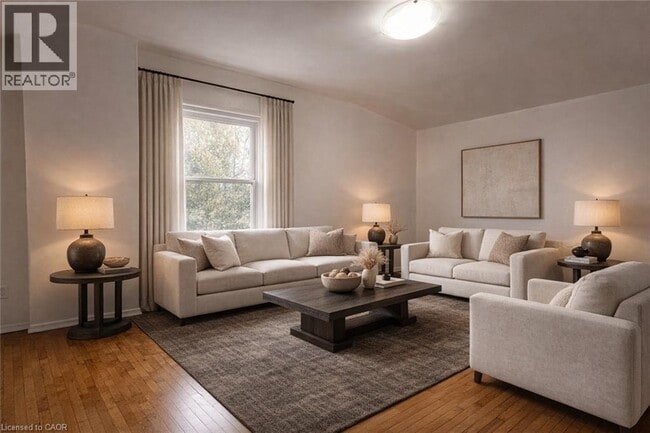 Photo - 498 Ottawa Street S