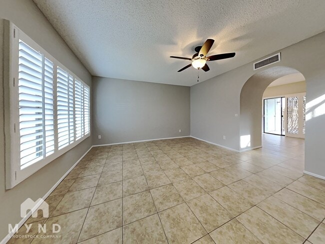 Photo - 7801 N 44th Dr