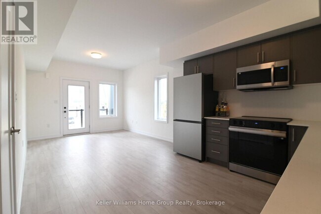 Photo - 42 Lowes Rd W