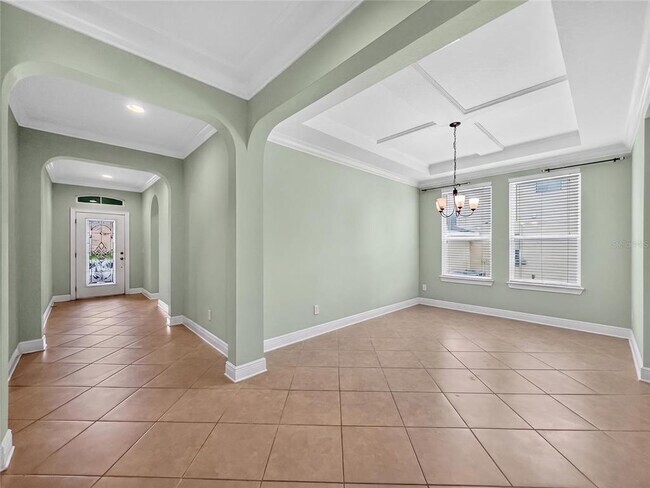 Photo - 2062 Redbay Ave