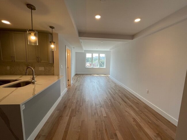 Building Photo - 50 Hichborn St Unit 503