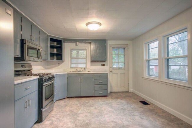 Photo - 3-bedroom home in Urbana available NOW!