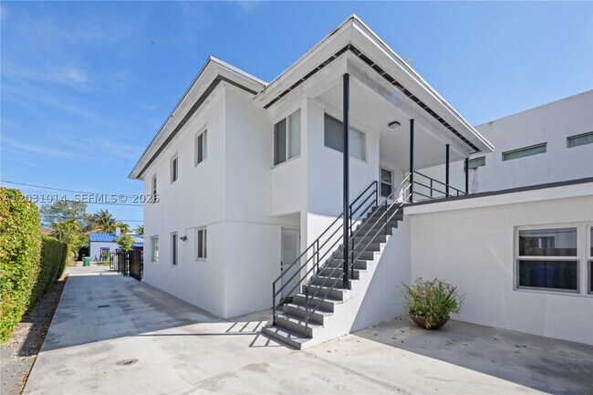 Photo - 2240 SW 16th St Unit U