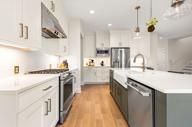 Photo - 4090 NE 6th Ave