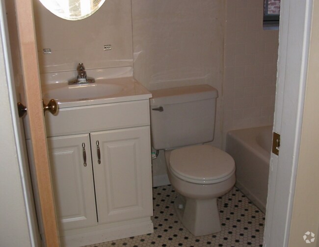 Building Photo - 63 Burbank St Rental