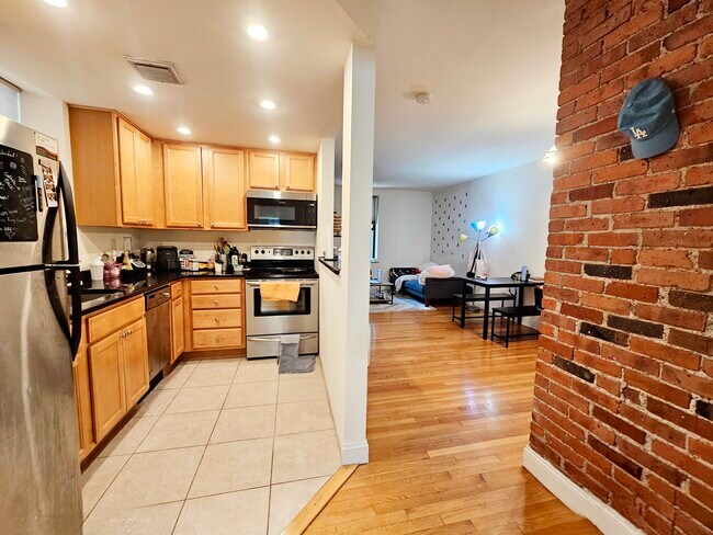 Photo - 84 Gainsborough St Unit 160