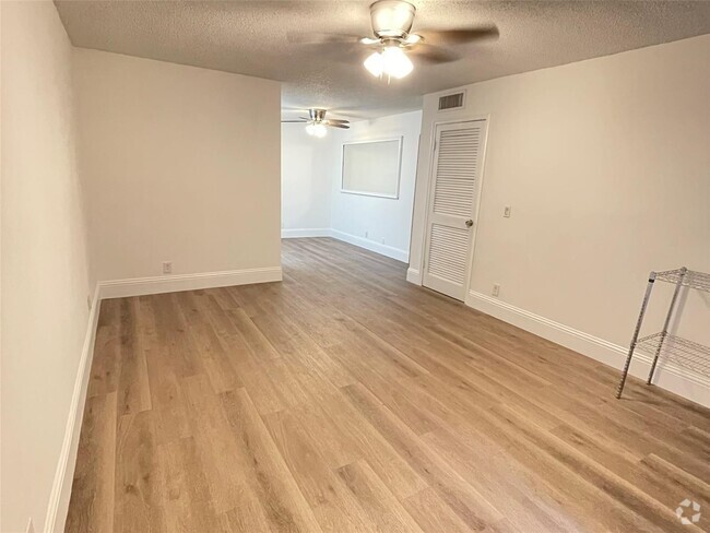 Building Photo - 10874 Royal Palm Blvd Unit 10874 Rental