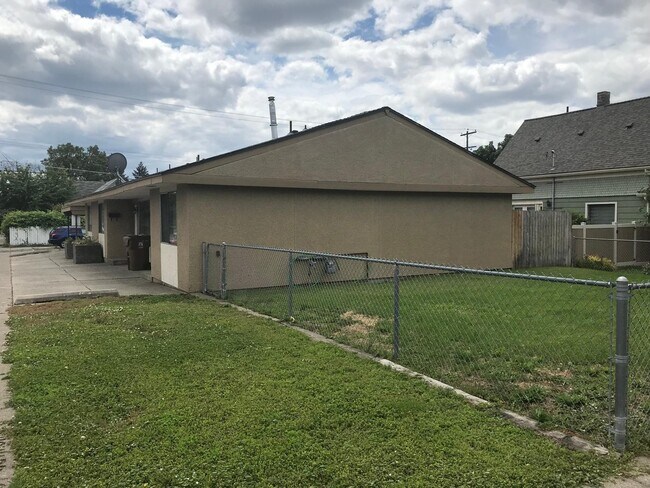 Photo - 2225 N Howard St Unidad Apt 1