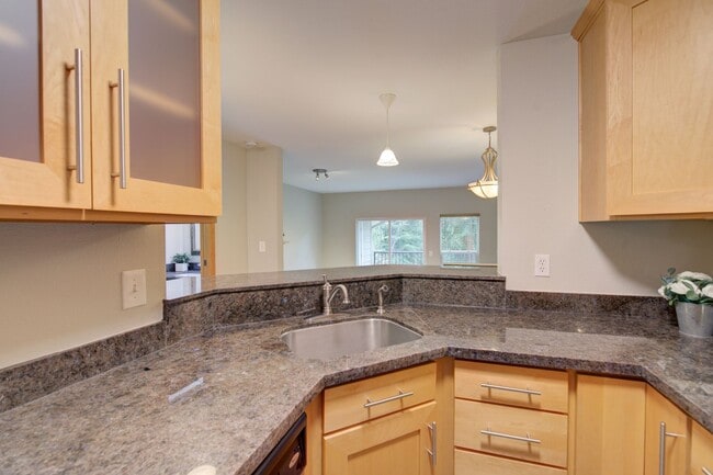Photo - 2bd/2.5ba Issaquah Townhouse