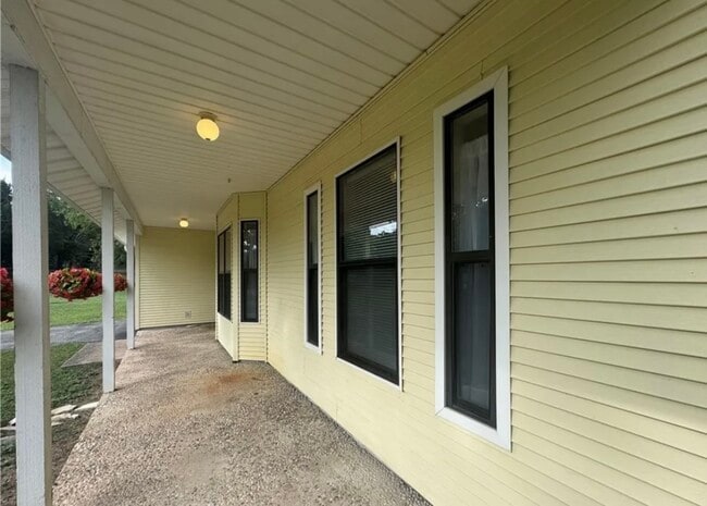 Photo - 1291 Edgewater Falls