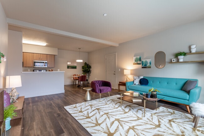 1BR, 1BA - 847 SF