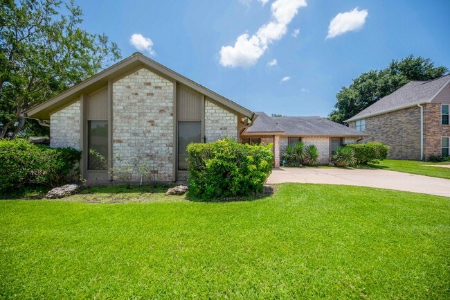Building Photo - 2903 Pepperwood Dr