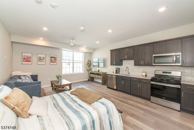 Photo - 10 Kingsbridge Rd