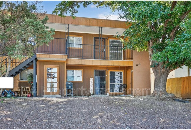 Photo - 1212 Chelwood Park Blvd NE