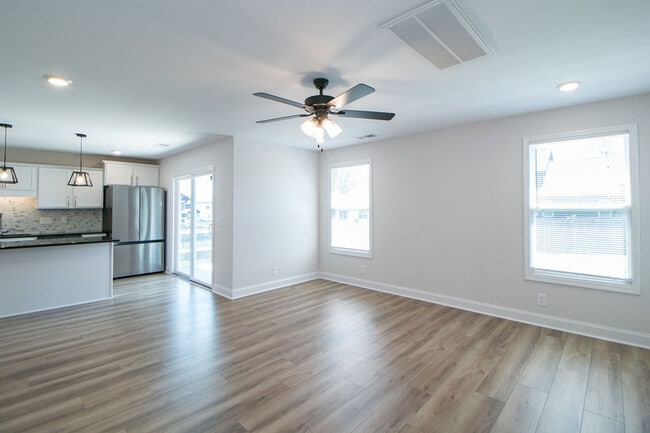Photo - 433 Pomeroy Dr