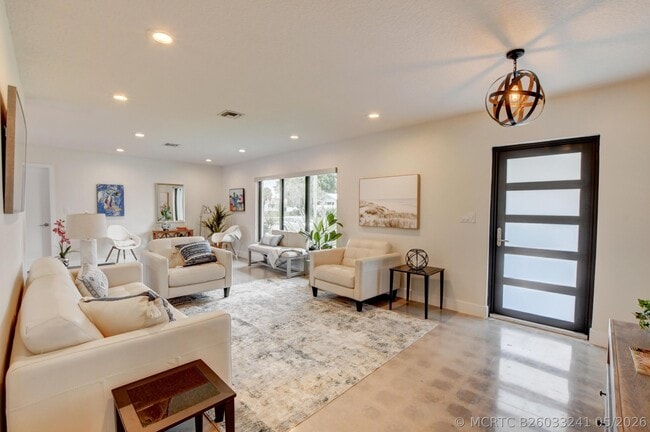 Photo - 1440 NW 12th Way