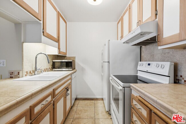Photo - 7777 W 91st St Unit B2157