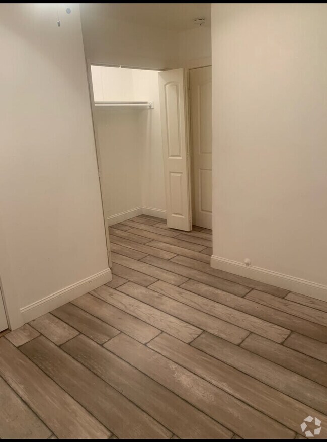 Building Photo - 2209 Tealford Dr Unit Studio Tealford dr Rental