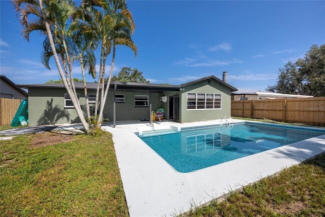 Photo - 8385 81st St