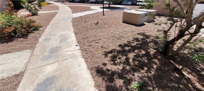 Photo - 615 S Royal Crest Cir Unit 9