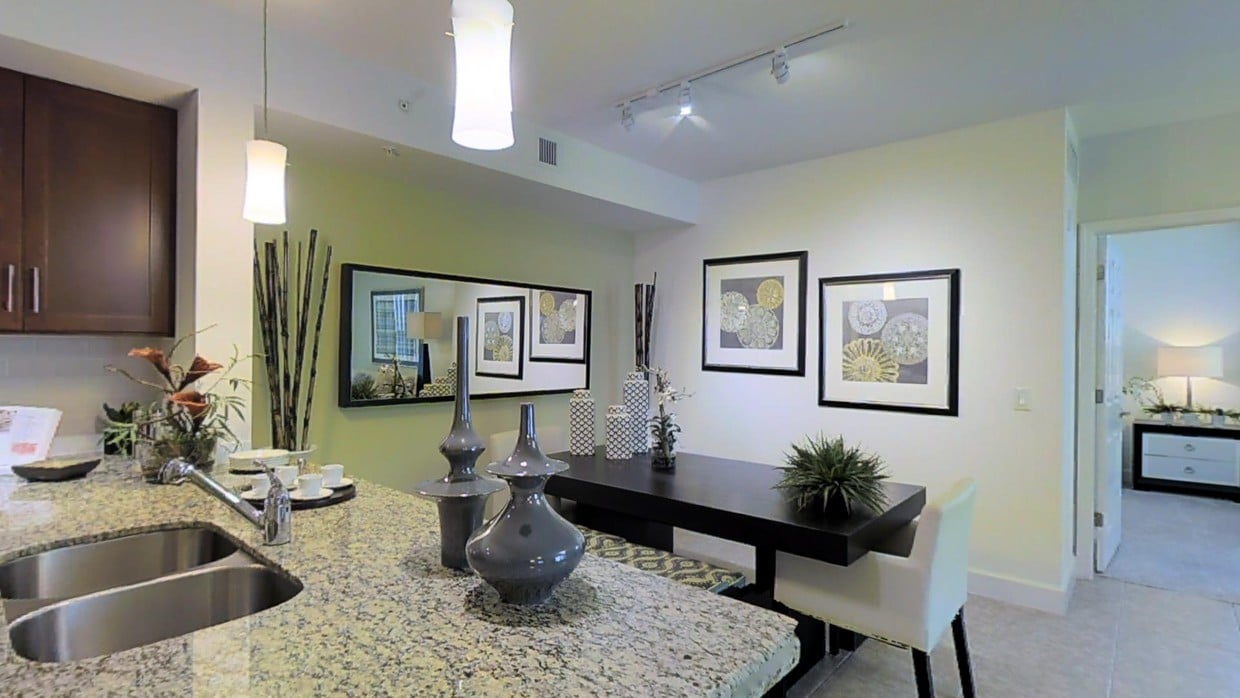 Photo - AMLI Toscana Place Apartments