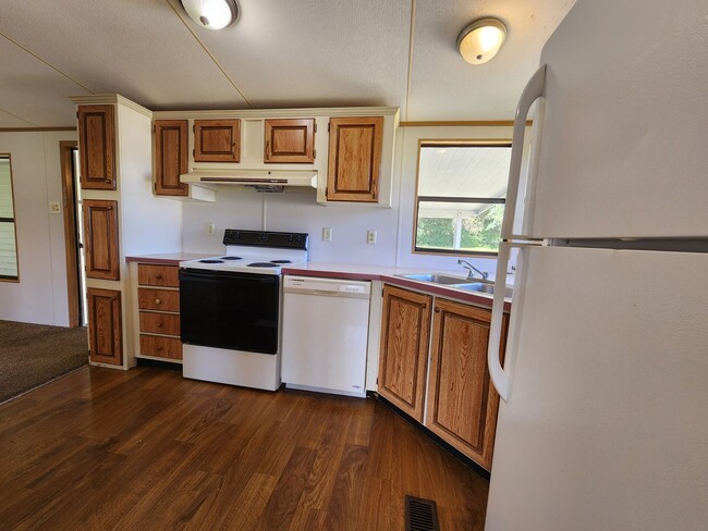 Photo - 2 Bedroom 2 Bathroom W/ Storage in family friendly neighborhood!