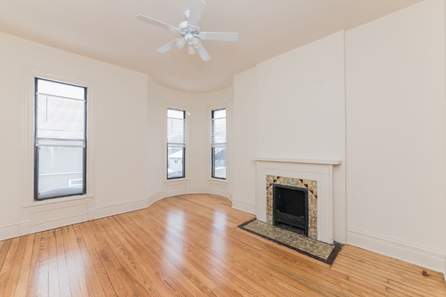 Photo - 1401 W Huron St Unit 4