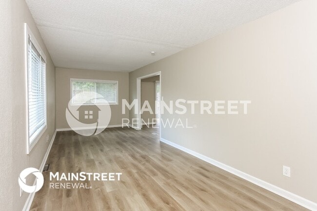 Photo - 2724 Hutton Rd