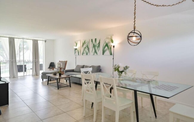 Photo - 8901 S Hollybrook Blvd Unidad 206