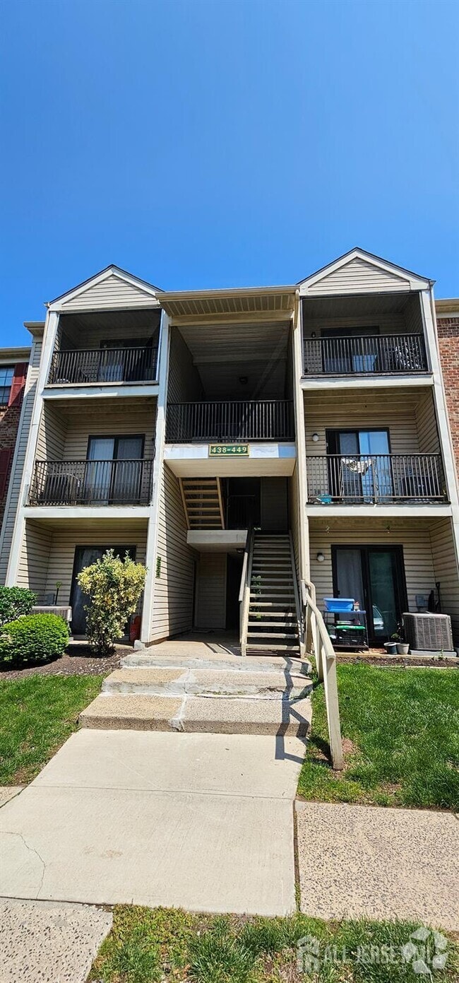 Building Photo - 447 Lancaster Ct Rental