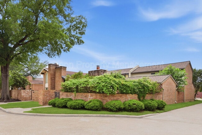 Building Photo - 4702 N Cashel Cir