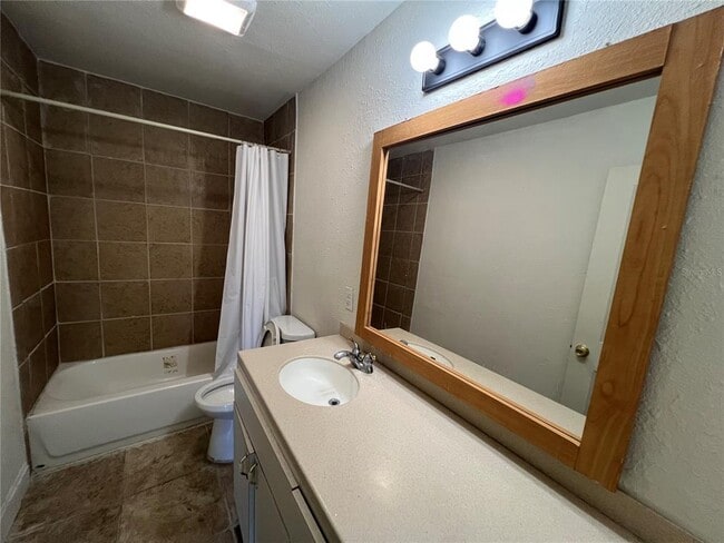 Photo - 213 Herbert St