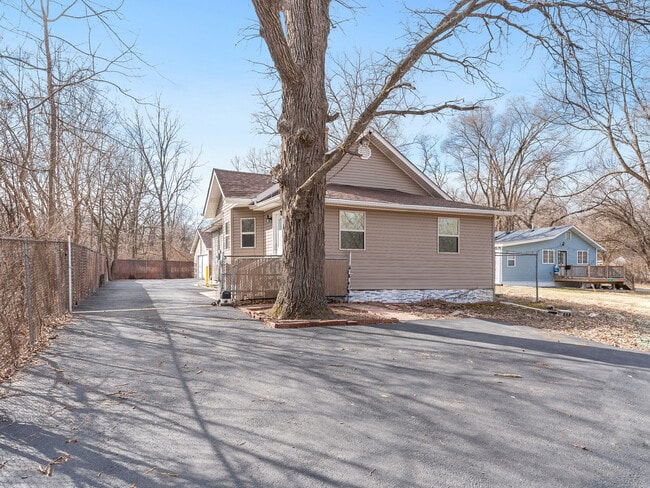 Building Photo - 608 Woodruff Ave