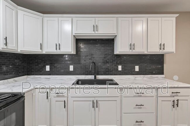 Photo - 908 E 12th Ave