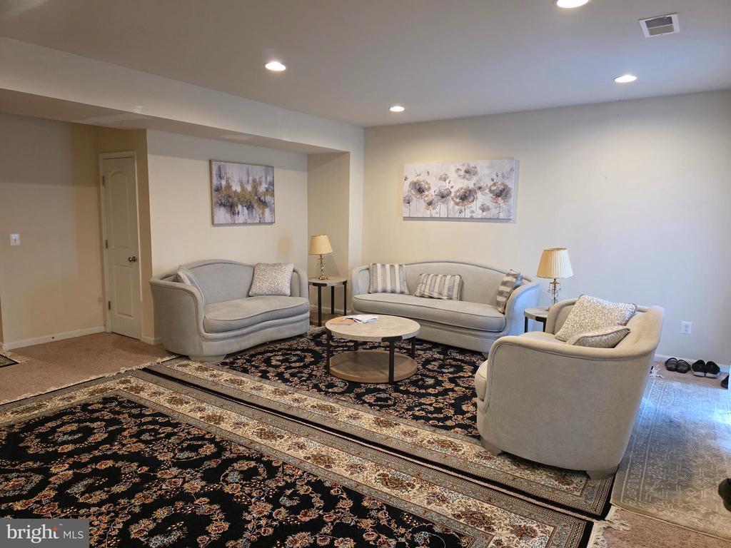 Photo - 7174 Lyndam Hill Cir