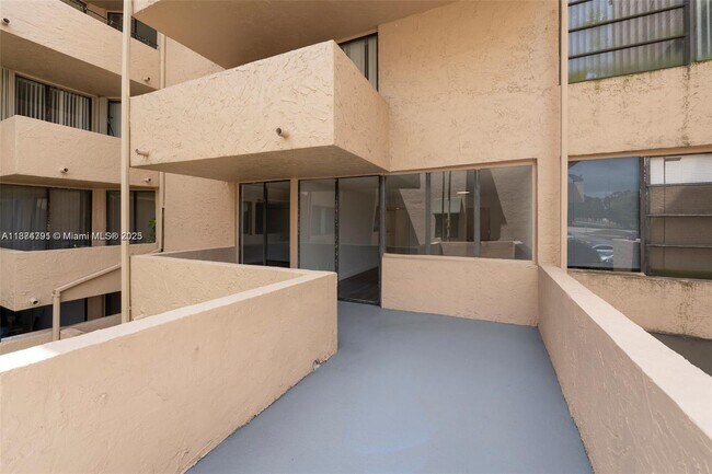 Photo - 10400 SW 108th Ave Unit A211